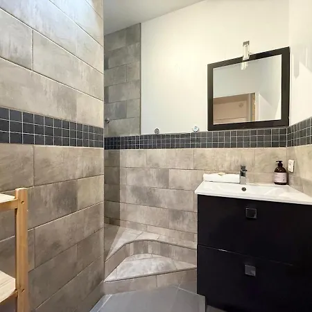 53 Anvers - 1 Bedroom - Saxe Gambetta *