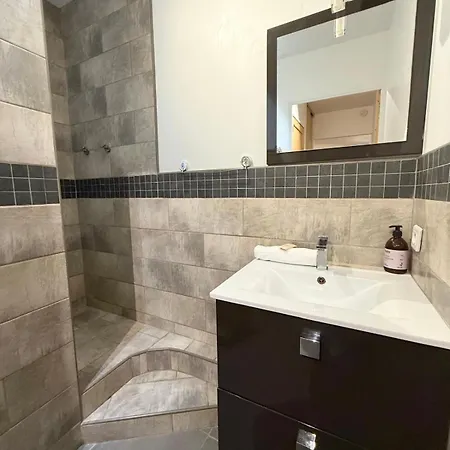 53 Anvers - 1 Bedroom - Saxe Gambetta